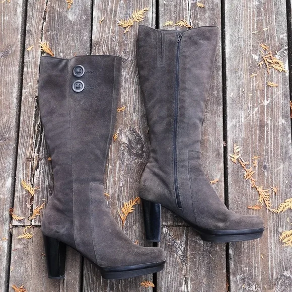 La Canadienne tall suede boots - Picture 2 of 16